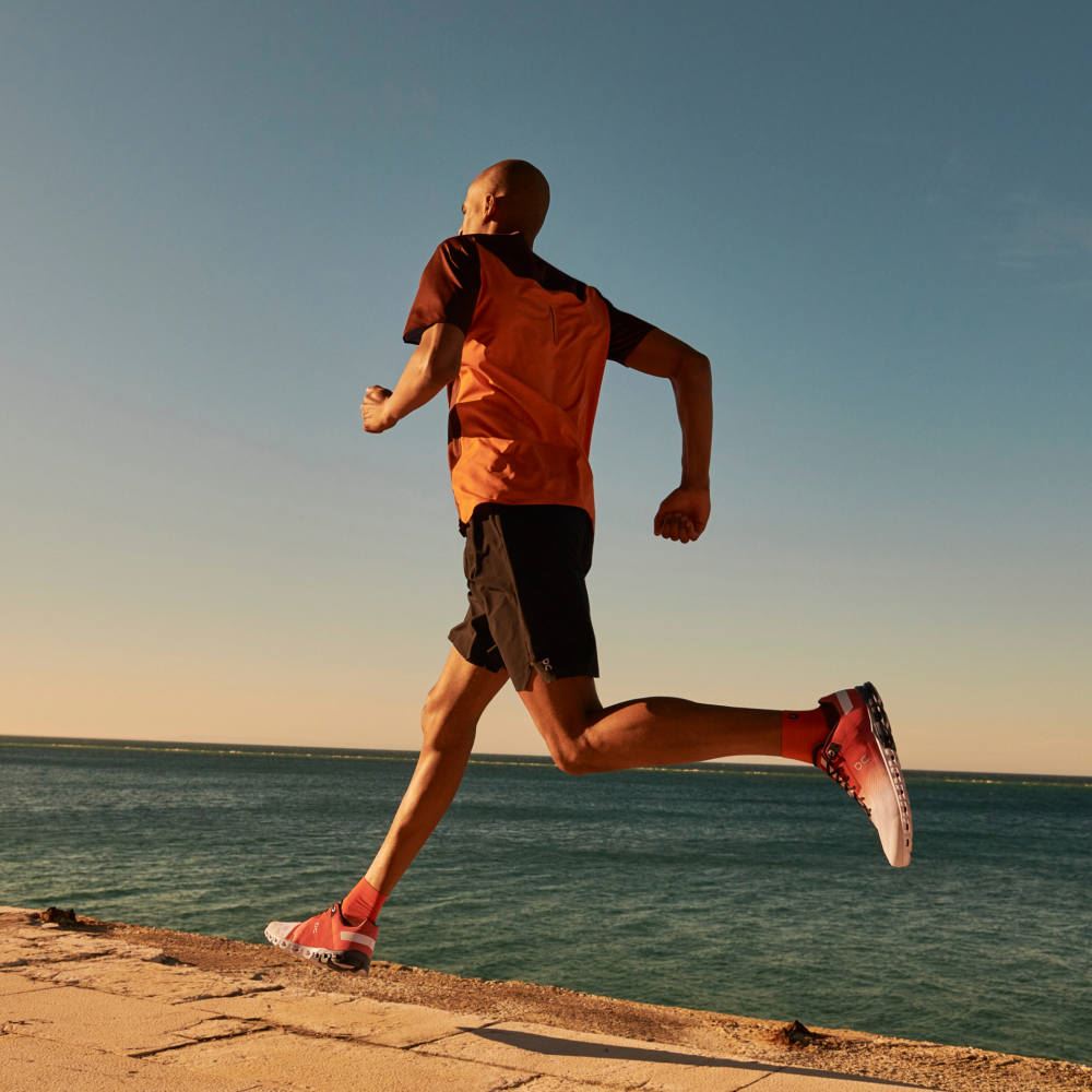 On New Cloudflow: The Lightweight Performance Running Shoe - Rust | Eclipse ON95XF44