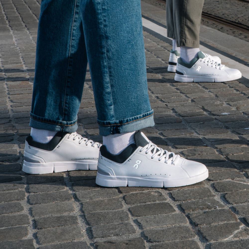 On THE ROGER Advantage: the versatile everyday sneaker - White | Rock ON95XF277