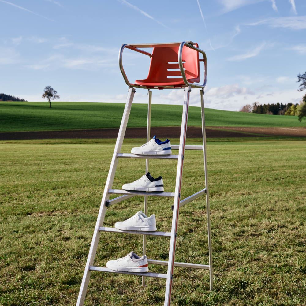 On THE ROGER Advantage: the versatile everyday sneaker - White | Rose ON95XF389